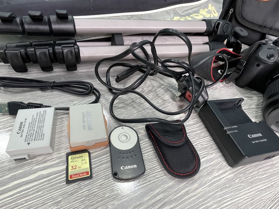 Canon EOS 700D полный комплект!!!