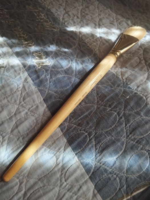 Продается кисть.