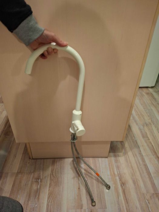 Бял смесител за кухня от Икеа