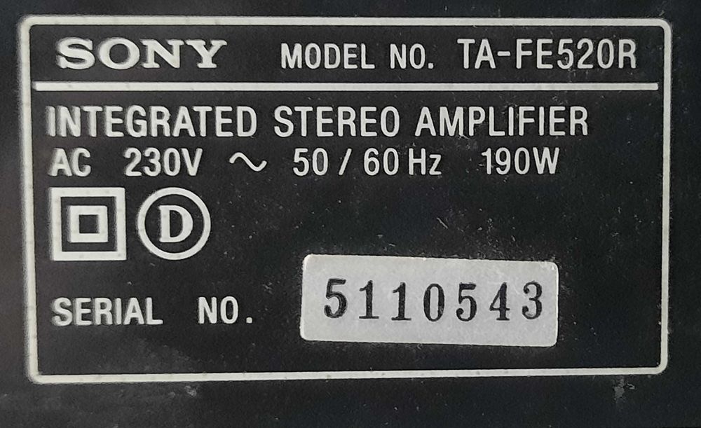 Продавам усилвател Sony TA-FE 520r