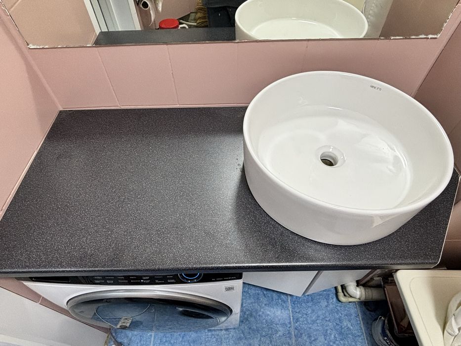 Тумба с раковиной.