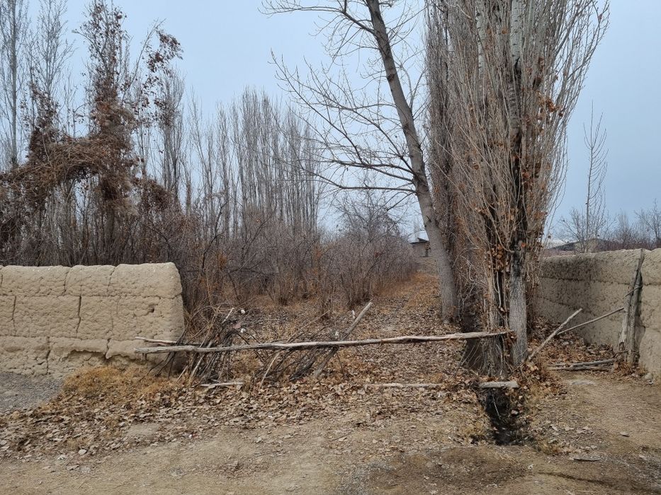 Xujjatlari tayyor 10 sotix yer uchastkasi sotiladi  tel