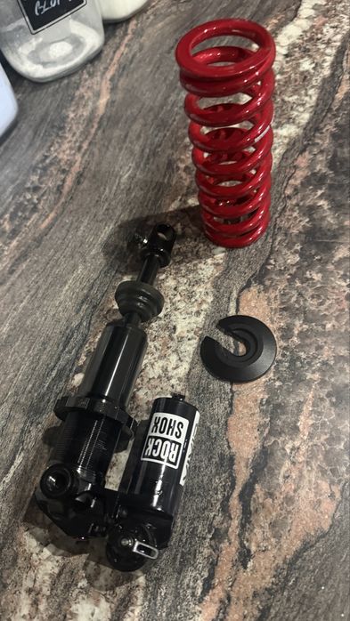 De vanzare Rockshox Vivid Ultimate Coil