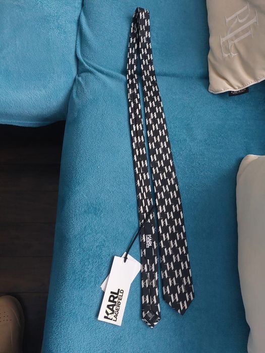 Cravata Karl Lagerfeld Originală