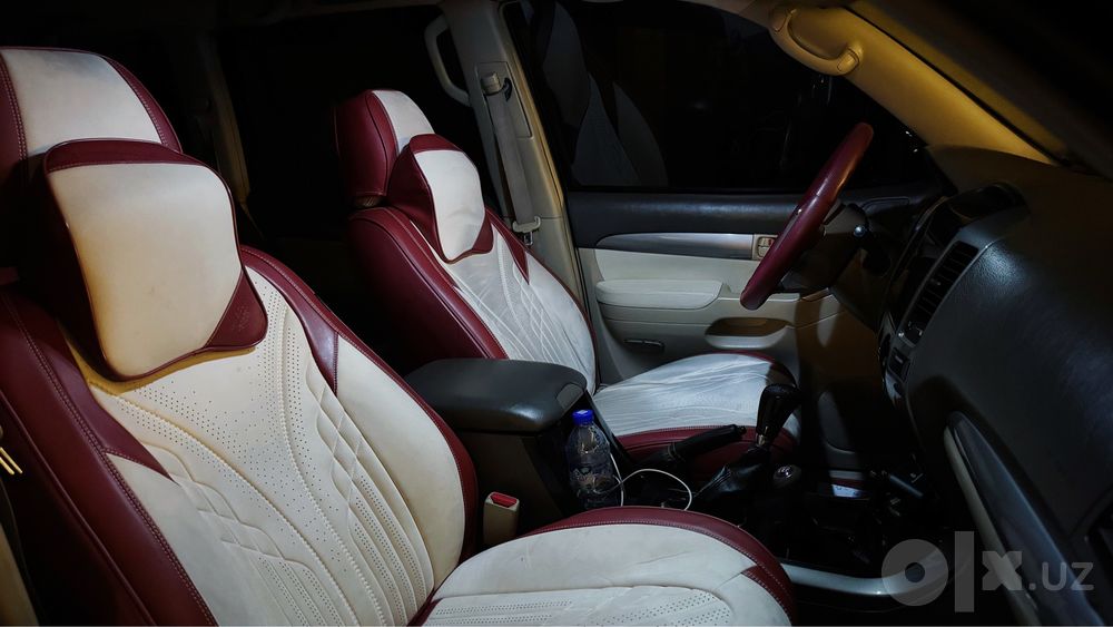 Продаётся Toyota Land Cruiser Prado 2008 года в чёрном цвете.