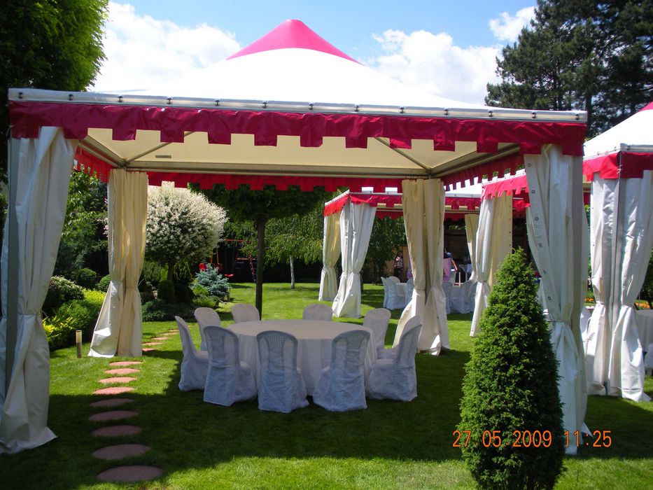 Отдаване на шатри и оборудване под наем за мероприятия.