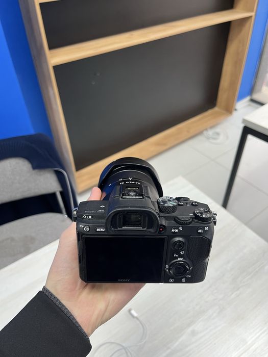 Srochno sotiladi sony alpha 7 lll