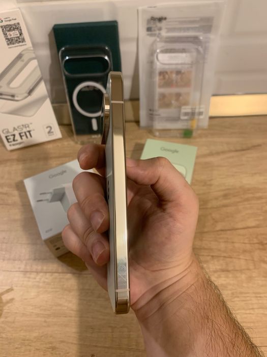 Google Pixel 10 Pro, 16GB Ram, 256 GB (UFS 4.0), 100% Baterie (25 cicluri), Culoare Jade, FullBox (In Garantie)