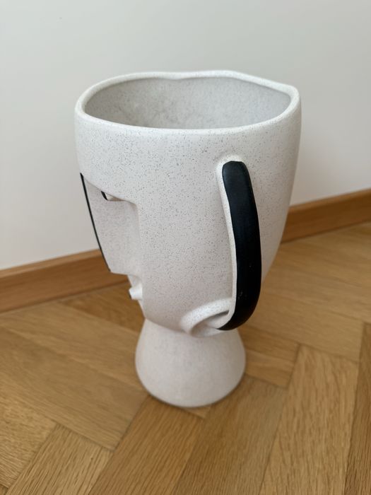 Ваза / кашпа “Лице с дръжки” - керамика, нова