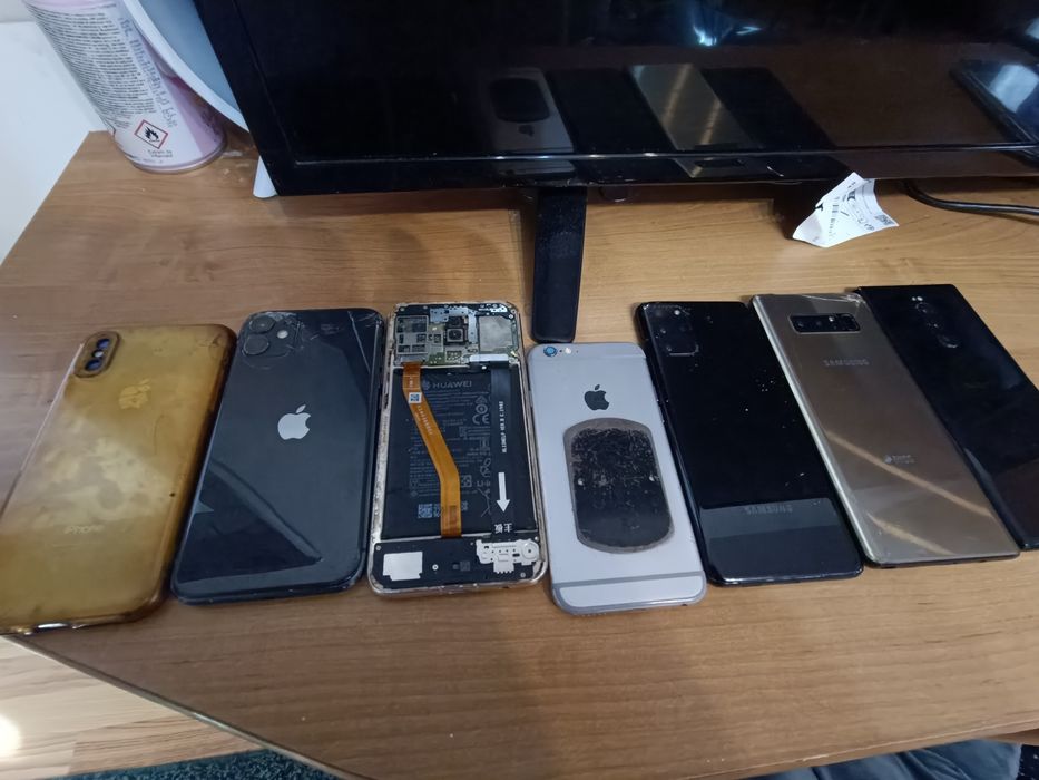 Telefoane pentru piese