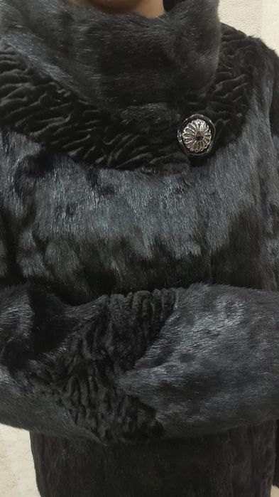 Шуба, черная, очень хорошем состоянии