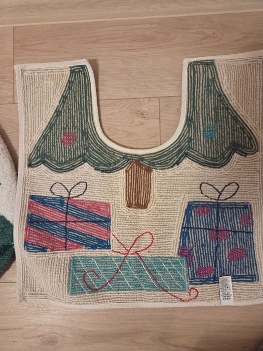 Килимче за баня и калъф закапак на тоалетна NEXT