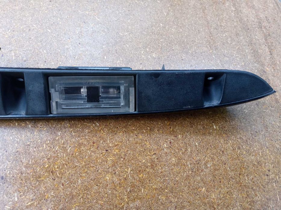 BMW E46 ( планка подсветки номера)