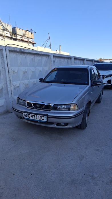 Nexia 1 2004 sotiladi