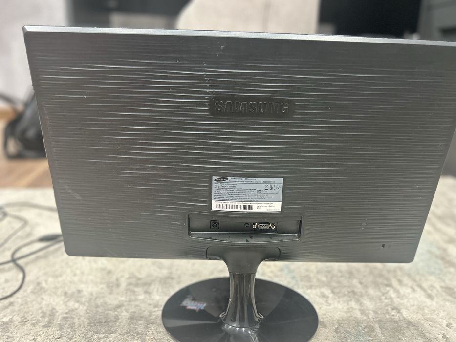 Монитор самсунг s22d300