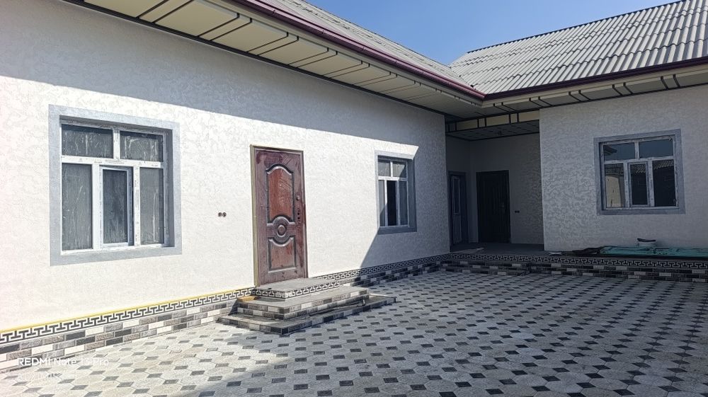 Uy sotiladi 2.5 sotix 6xona 63.000$