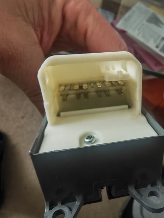 Бутони за ел.стъкла Тойота