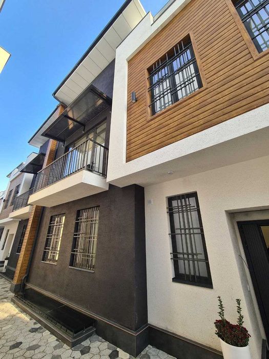 Галантный дом стиля Хай Тек с 2 соток (Циолковского)