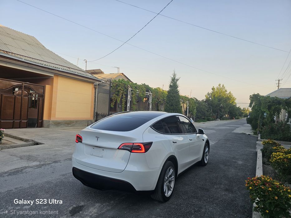 Tesla Model Y 2024/02