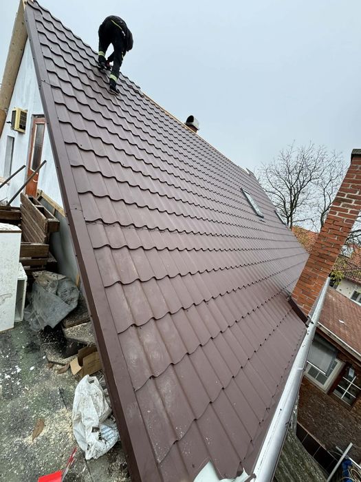 Tip Serviciu: Constructie acoperis nou, Curatare acoperis,