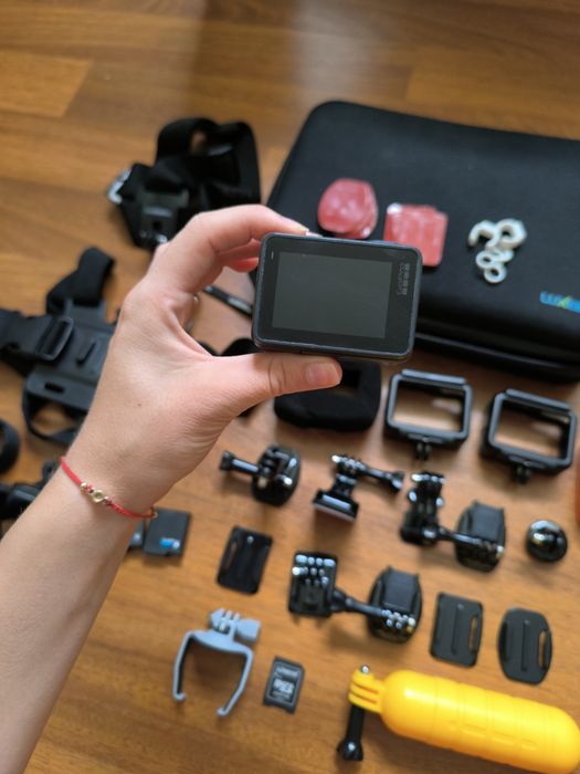 Екшън камера GoPro HERO7 Black + много аксесоари