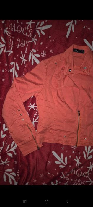 Geaca scurta femei marimea M-L