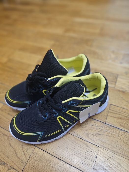 Кроссовки размер 38