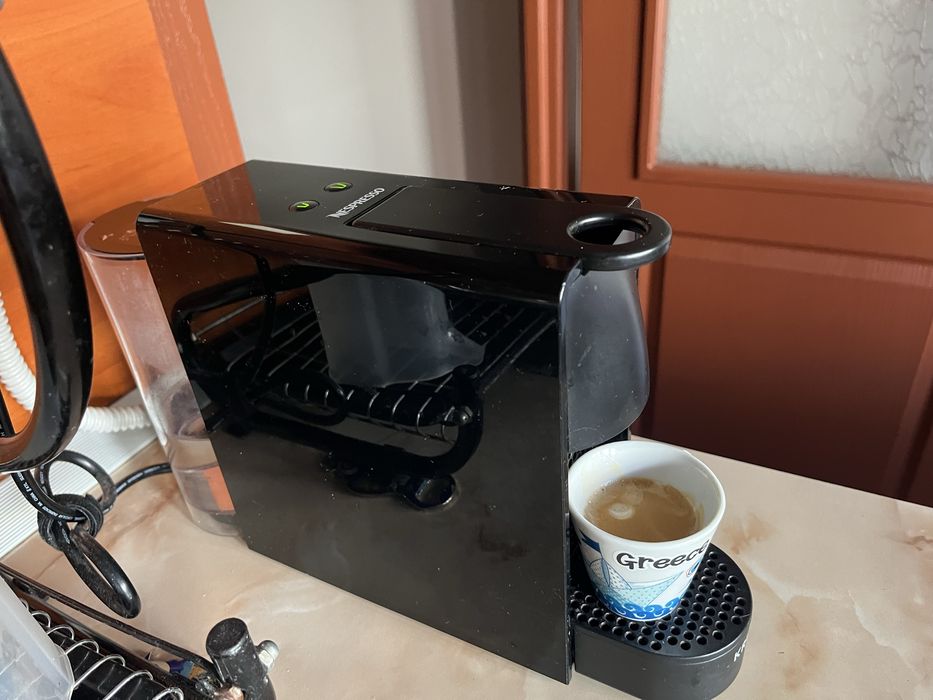 Продавам Nespresso mini