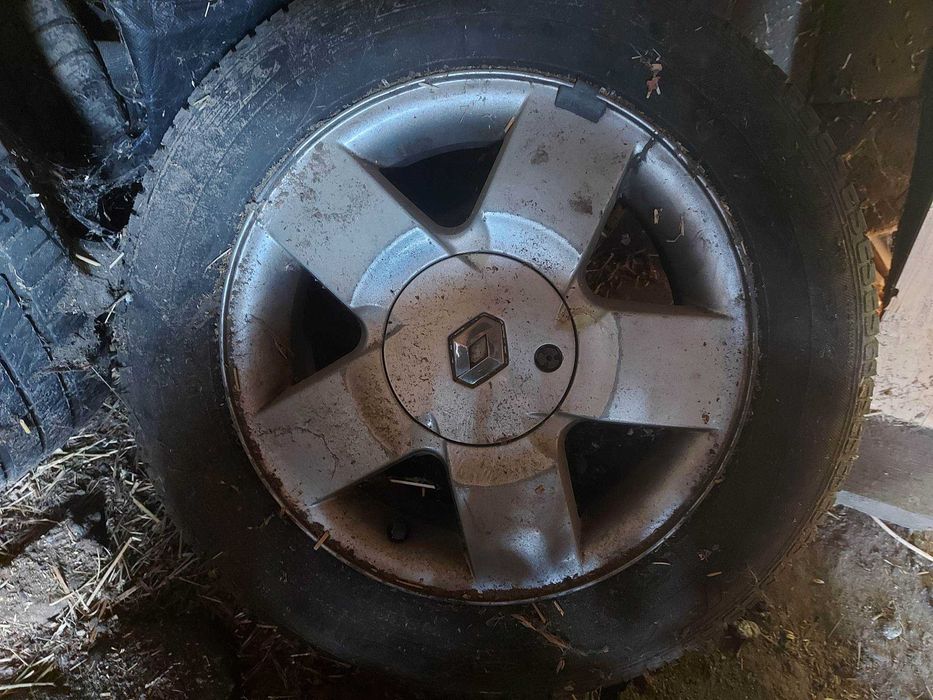 Vand jante aliaj detali la telefon