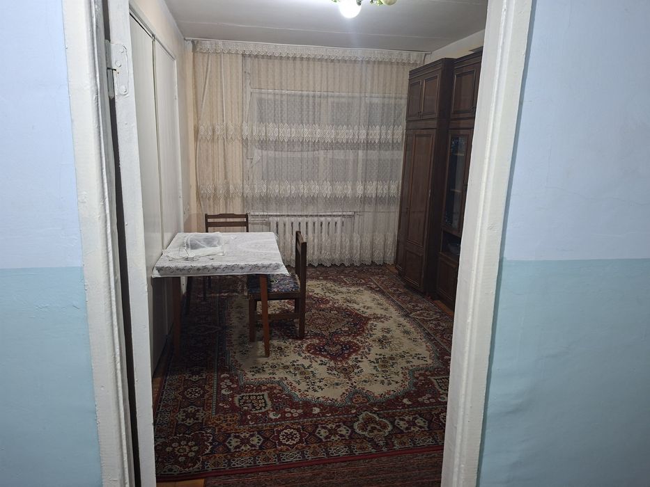 Uy sotiladi(2 xonali), mo'ljall xalqlar do'stligi saroyi!