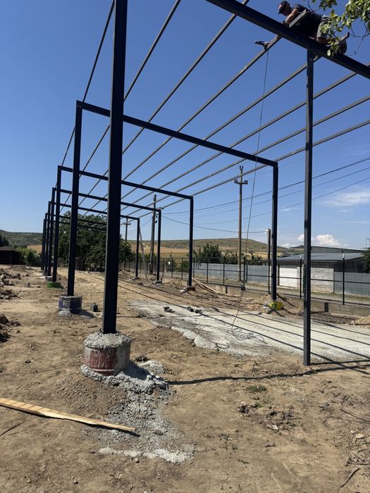 Hala 8 m latime x30 m lungime x5 m strasina la pret de 9.000€