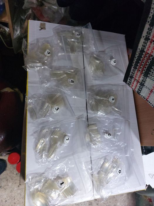 Продам пилочки,и гелевые ногти.