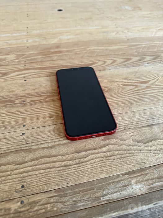 iphone 12 (красный)