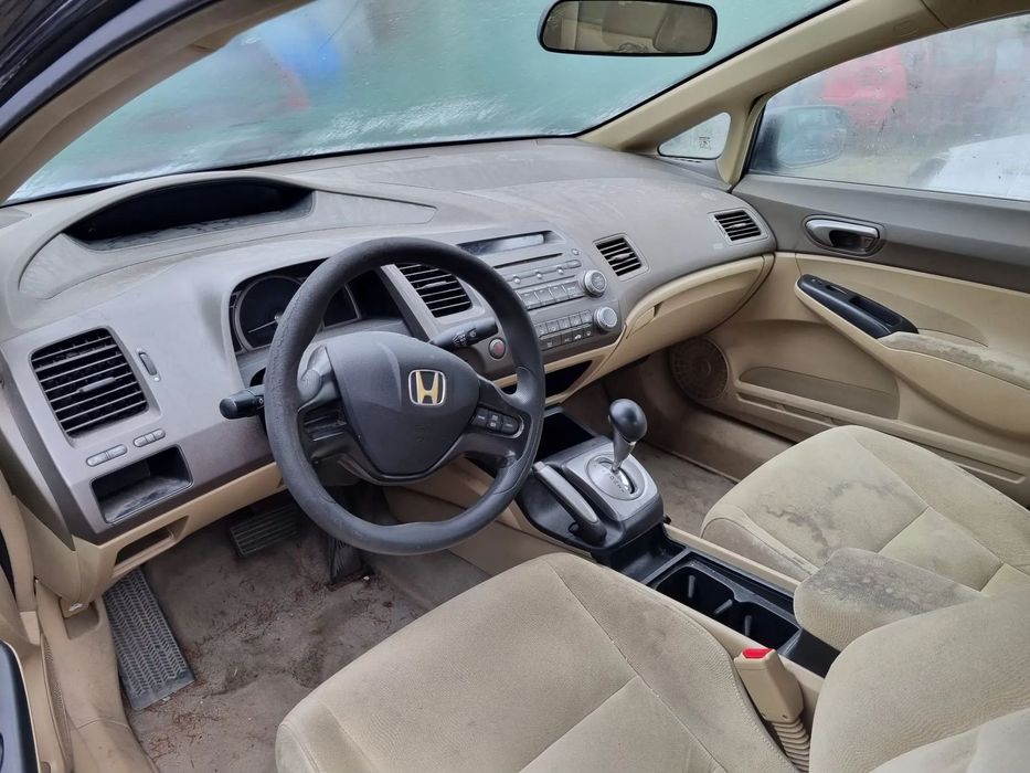 Dezmembram Honda Civic Sedane, an 2006, 2.0 benzina