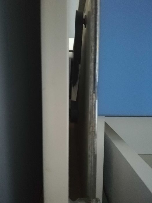 Гардероб и бебешко легло