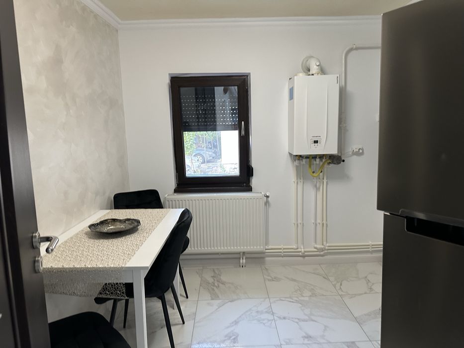Inchiriez apartament zona buzaului