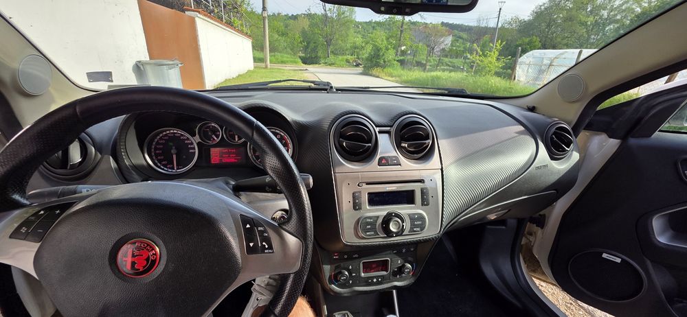 Алфа ромео мито бензи газ