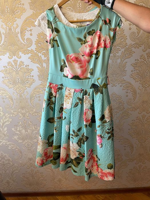 Женская/мужская одежда