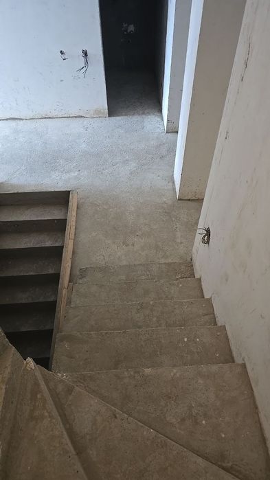 Nazarbek Harakat mahallada hovli