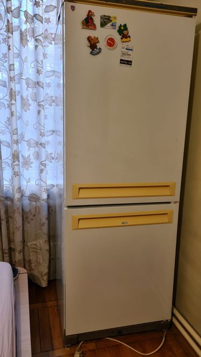 Холодильник двухкамерный Stinol б/у