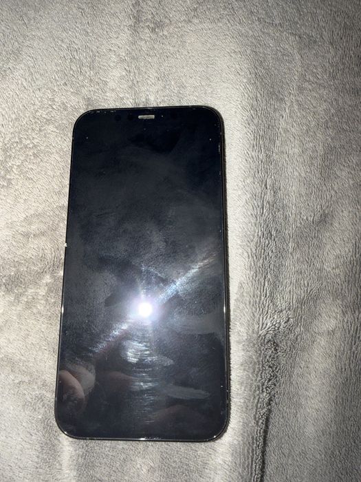 Dau la schimb ps4,1tb , iphone 12 pro 128 gb, mufa trebuie schimbata si mai am cateva jocuri la ps4, accept si oferte cash