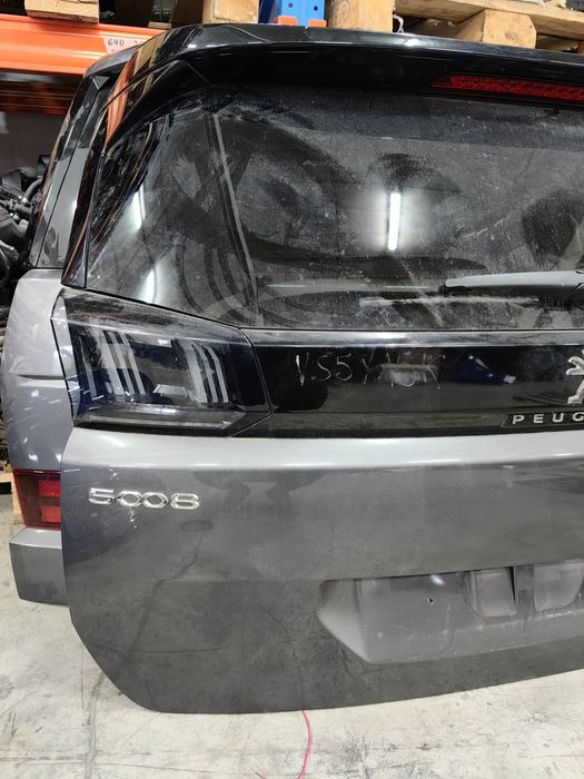 Багажник врата Peugeot 5008 2023 / Пежо 2023г