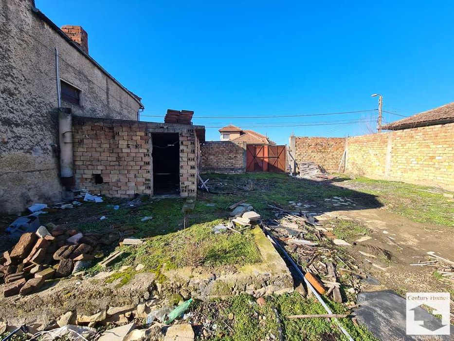 120353 Къща с гараж и просторен двор в с. Драганово, Велико Търново