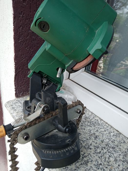 Mașină electrică de ascuțit lanțuri drujbă