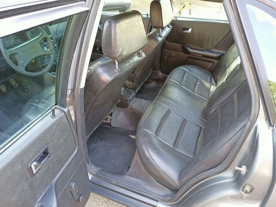 Ауди 80 б3  1990 года.