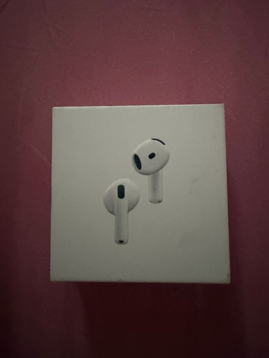 AirPods 4 чисто нови