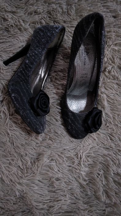 Pantofi eleganți noi 36