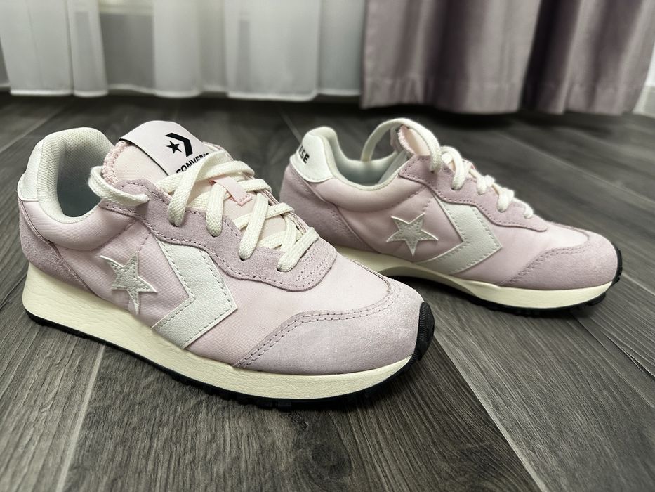 Converse Omega Trainer