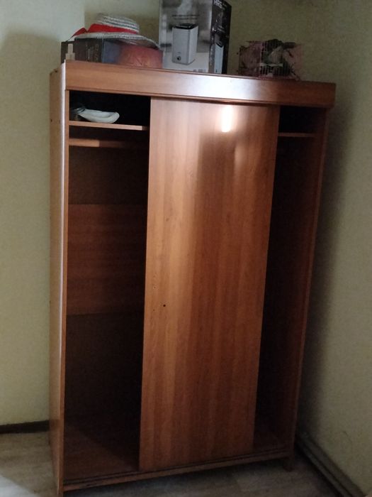 Шкаф для одежды коричневый