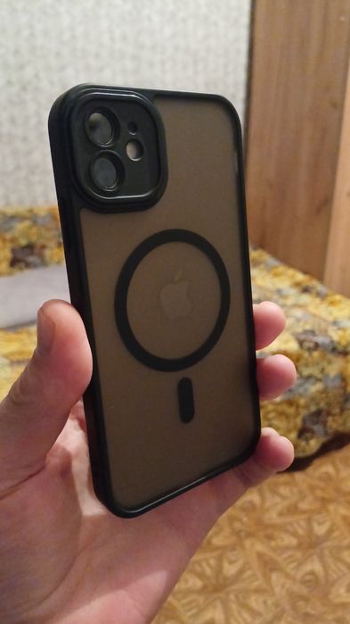 Продам iPhone  11